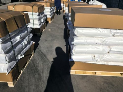 聚丙烯酰胺产品整齐堆放准备运输