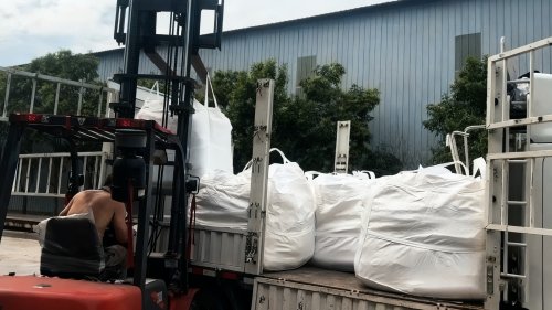 高分子聚丙烯酰胺装车运输全过程实景