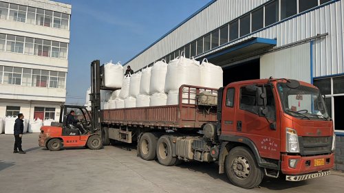 透明聚丙烯酰胺拉丝剂批量装车出厂运输